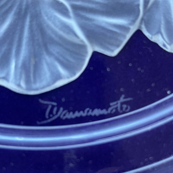 Vinardi Signed by Artist T. Yamamoto Handcrafted Lead Crystal Pansy Flower Plate - Picture 5 of 10